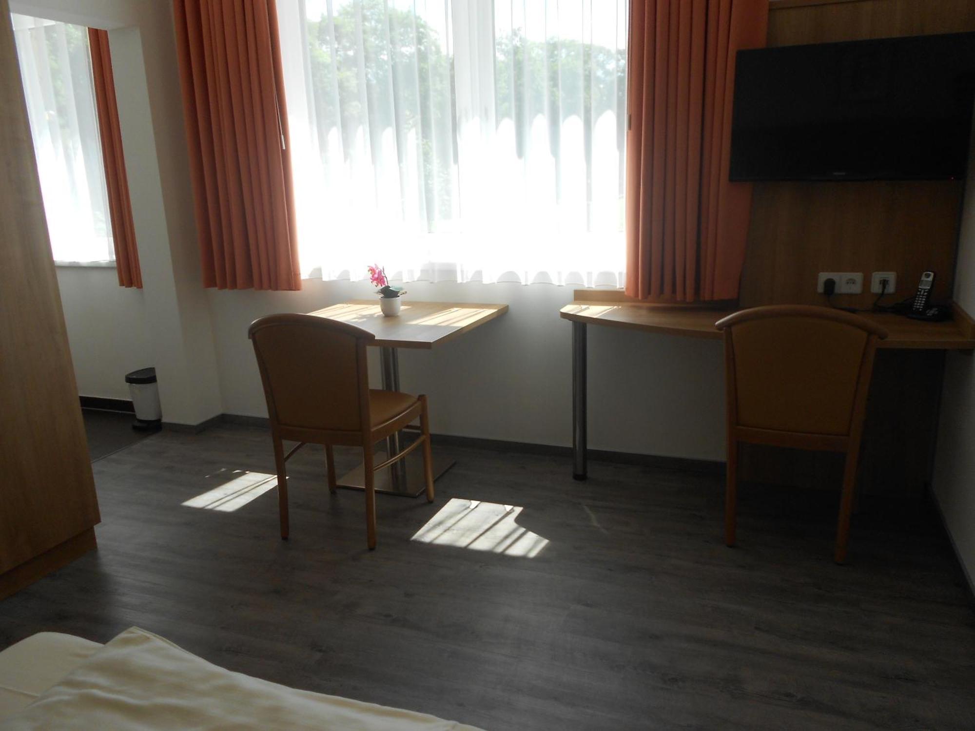 Apartment-Pension Schwalbennest Herzogenaurach Szoba fotó
