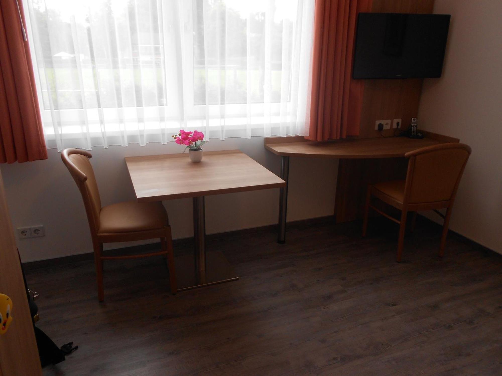Apartment-Pension Schwalbennest Herzogenaurach Szoba fotó
