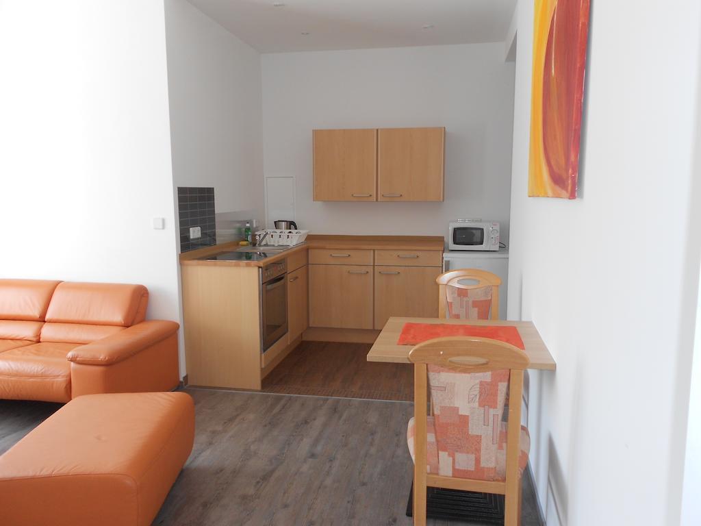 Apartment-Pension Schwalbennest Herzogenaurach Szoba fotó